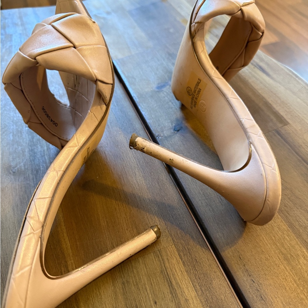 Nude Heels - Picture 3 of 6